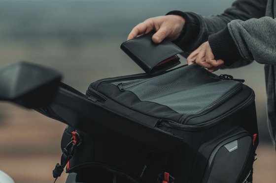 V7 III STONE (2017 - 2020) pro rearbag tailbag | SW-MOTECH